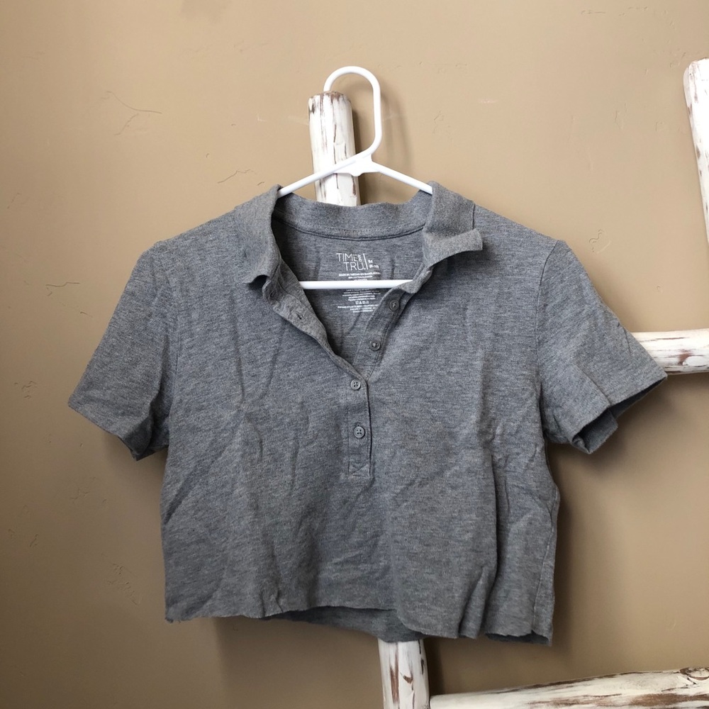 super trendy cropped collared shirt!